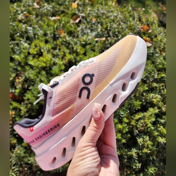 Size 9.5 - Women's ON CLOUDSURFER NEXT - Picture 2 of 14